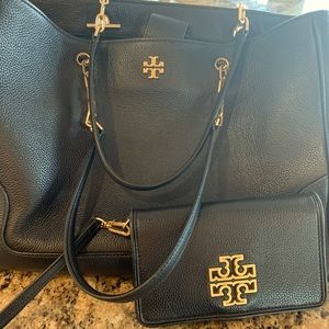Tory Burch hand bag with matching wristlet